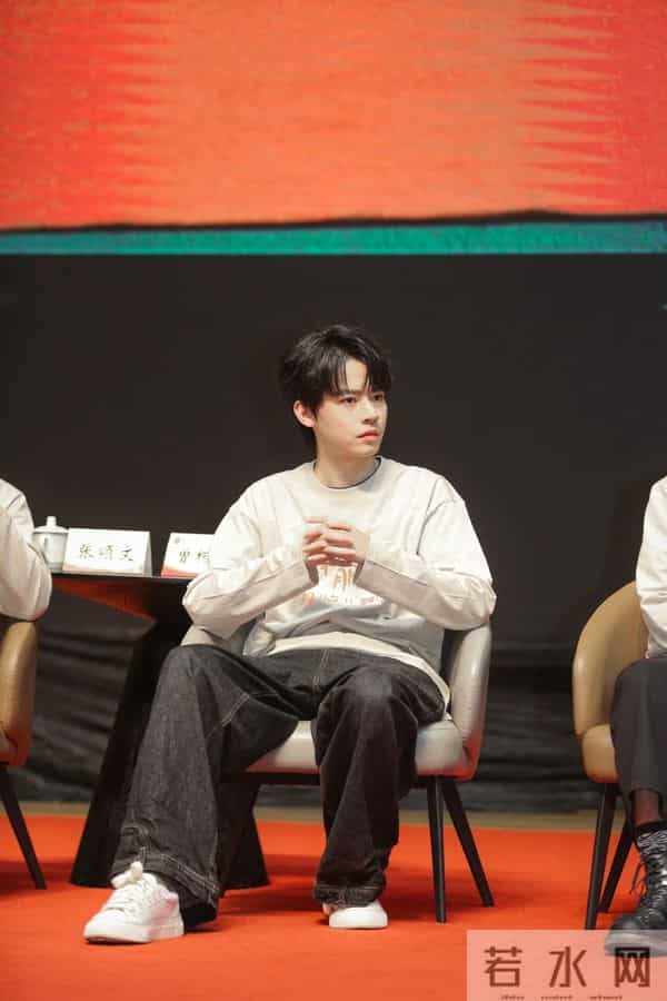 张颂文携新片赴“十年之约” 韶关学院千人共上“第二课堂”