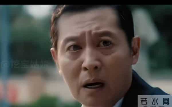 《亦舞之城》冯睿摔毁户口本叛母，筹备资金誓要赴云南寻找谭军。