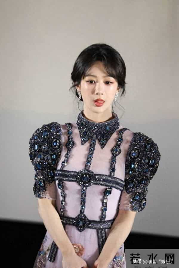 杨紫新剧未播遭跟风抄袭，十年坎坷路再遇舆论风暴，能否化解危机