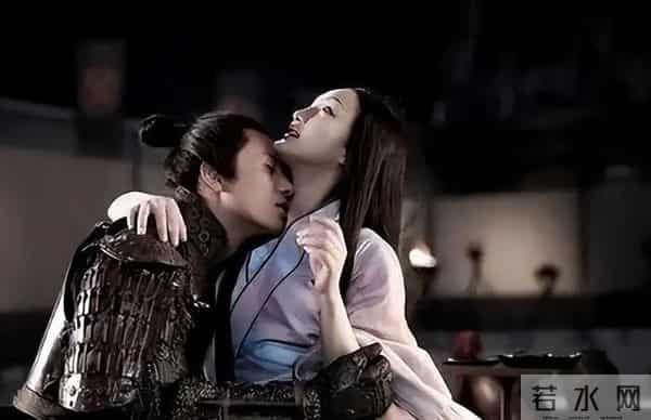 最近，陈坤的动态又一次证明了他的全面发展和不断变革的状态。