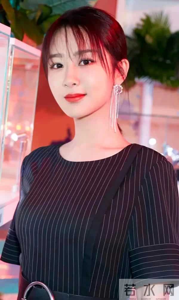 杨紫喜讯后连遭重击!6天内两桩事直戳心窝