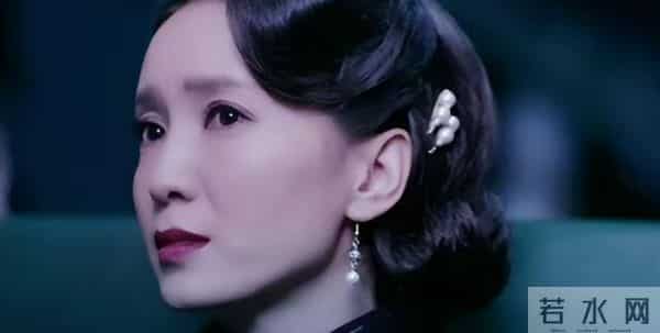 她长得漂亮，演技好，父母却一个瘫痪，一个截肢，丈夫将她宠成宝