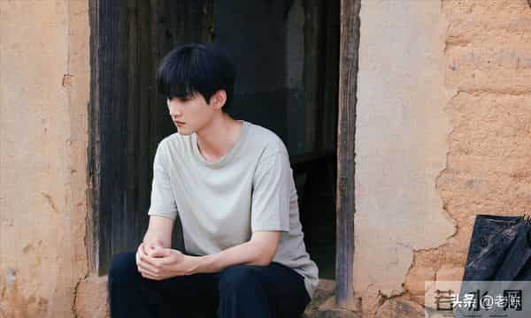 比台词更戳人!《狙击蝴蝶》陈妍希周柯宇姐弟恋,细节让全网尖叫