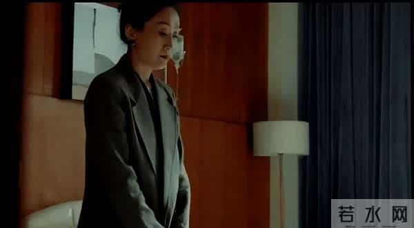 《亦舞之城》冯睿调取办公室监控，才知，谭军当年是被冤枉的。