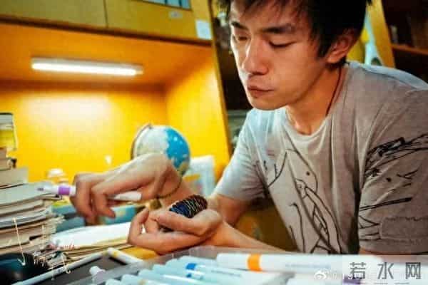 24岁摘金鸡影帝！易烊千玺为戏伤身引心疼