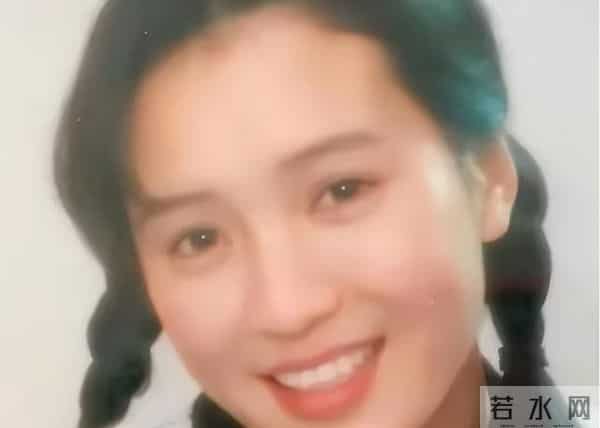 她长得漂亮，演技好，父母却一个瘫痪，一个截肢，丈夫将她宠成宝