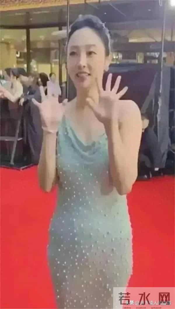 41岁白百何现身东京，她的下跨变得好大啊，脸也胖了，变化真大