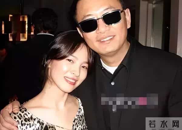 被曝“开黄腔”后，王家卫又迎来另一个噩耗，更多旧事被扯出