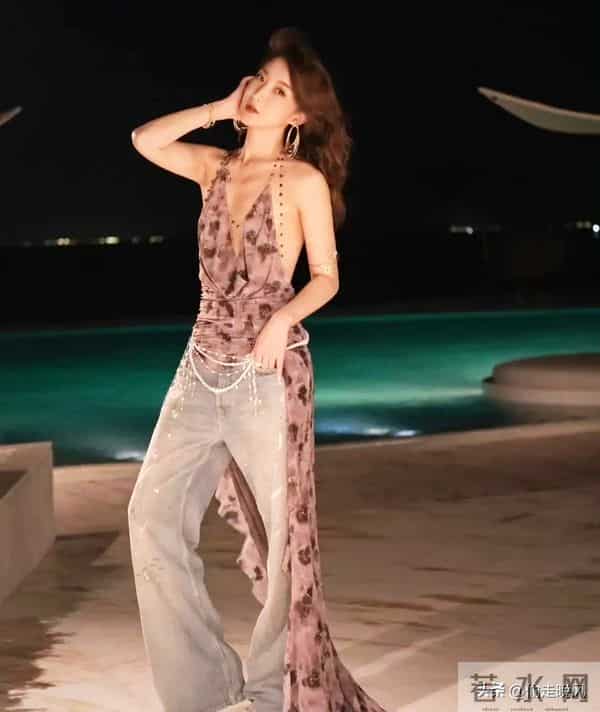 陈赫前妻许婧：在沙特庆生，穿露背装好辣，外籍老公185有胸肌