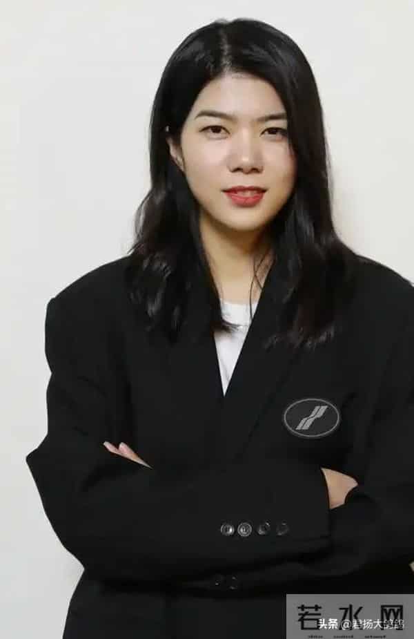 32岁杨笠:清空社媒,长期遭遇攻击,沦落到这般田地并不无辜