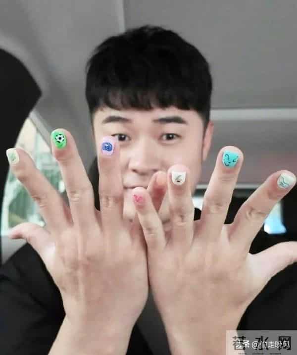 陈赫前妻许婧：在沙特庆生，穿露背装好辣，外籍老公185有胸肌