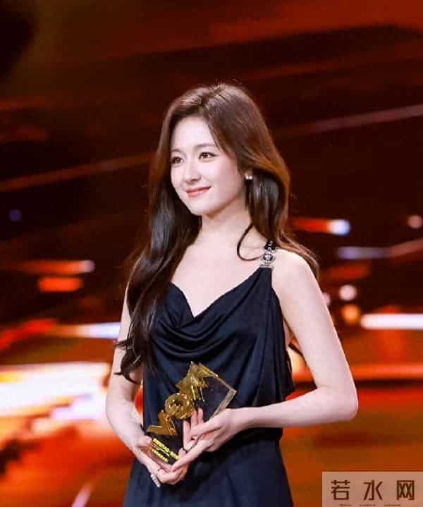 李兰迪发言竟然让人大吃一惊，快来看看她说了啥！