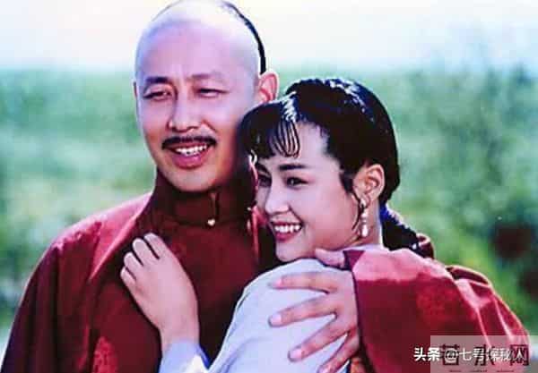 59岁茹萍的痛：女儿离婚，儿子大龄未婚，风光背后满是无奈