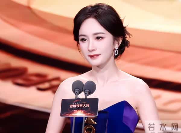 杨幂的“获奖感言”在全网火了，秦海璐的评价，终于有人信了！