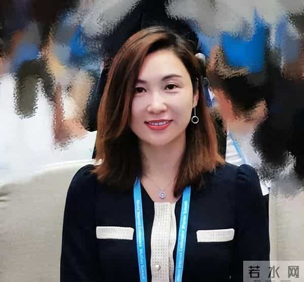 她曾是央视主持人，被评为上海劳模，如今成为美国高官的副总裁