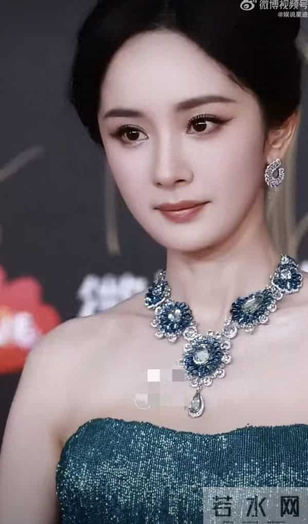 微博之夜似菜市场，杨幂指挥交通，蓝盈莹撞衫，张淼怡不敢认