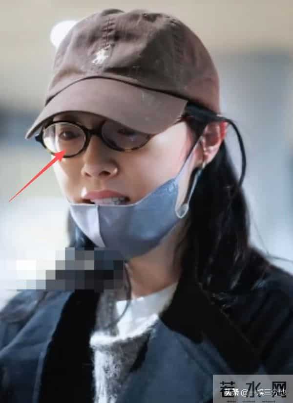 白百何一家回国,大儿子又黑又老,小儿子长相曝光眼小脸大不像她