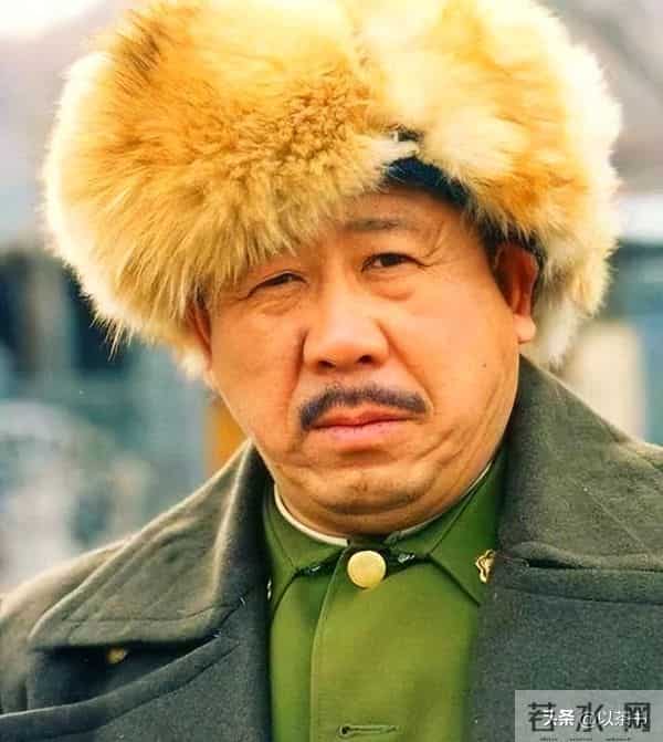 原来他俩是夫妻，家里家外老婆是领导，68岁住大别墅仍坚持拍戏