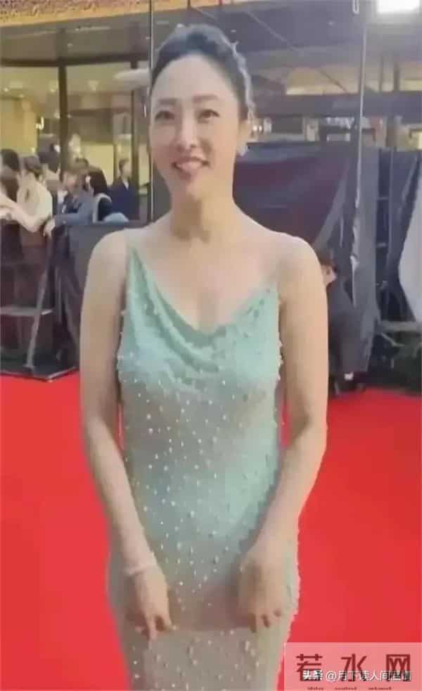 41岁白百何现身东京,她的下跨变得好大啊,脸也胖了,变化真大