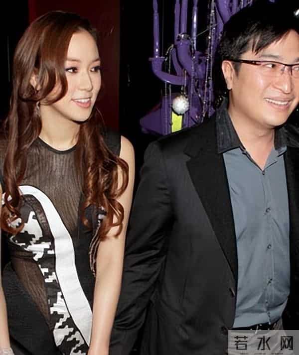 14岁已是人间尤物，被富豪选为“生育机器”，10亿娶进门连生四胎