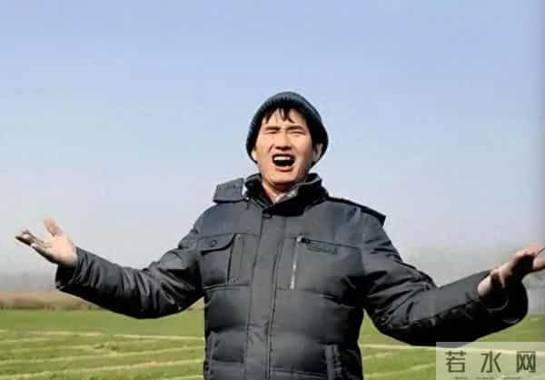 明明跟村里人关系不好，大衣哥朱之文为什么不搬走呢？