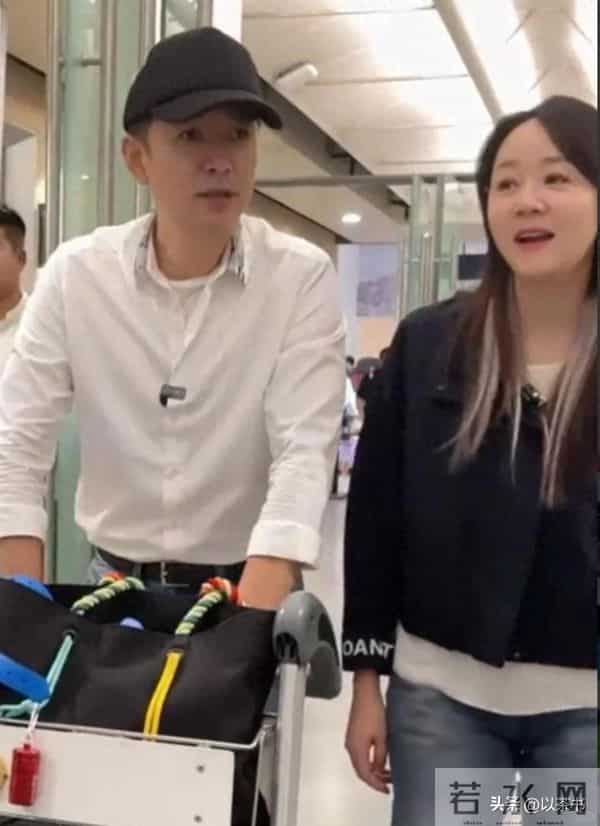 她是高鑫夫妇的女儿，不拍广告不进娱乐圈，读上海重点高中是学霸