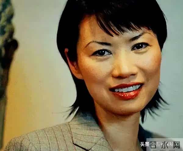 睡完首富睡总统!从厂妹到顶级名媛,捞金268亿的她,到底凭啥?