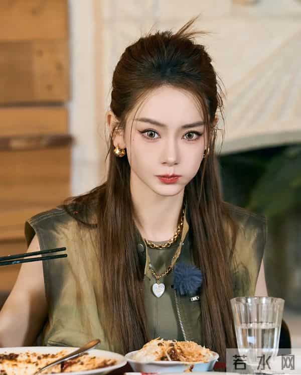 戚薇这对耳环，普通人戴也超绝