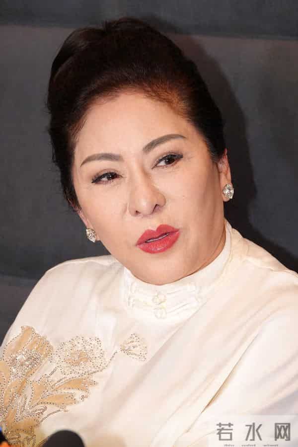 向太直播谈王家卫：哪个老板投资他不亏啊