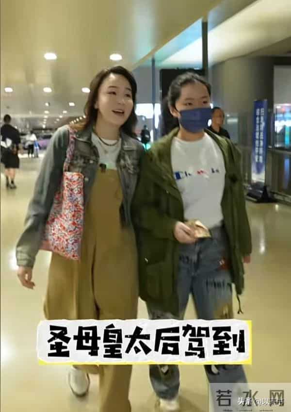 她是高鑫夫妇的女儿，不拍广告不进娱乐圈，读上海重点高中是学霸