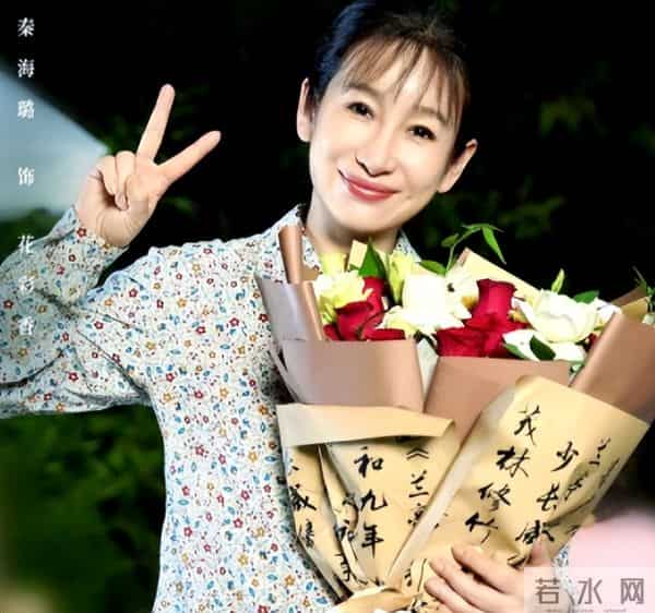 北京这一夜，秦海璐肿了，蒋欣瘦成皮包骨，却被66岁的她惊艳了