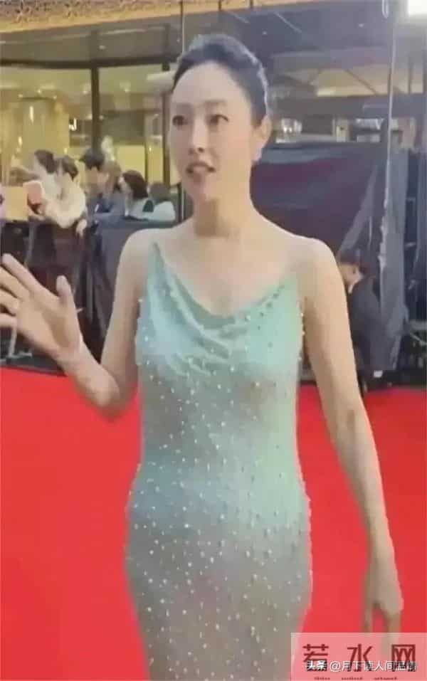 41岁白百何现身东京,她的下跨变得好大啊,脸也胖了,变化真大