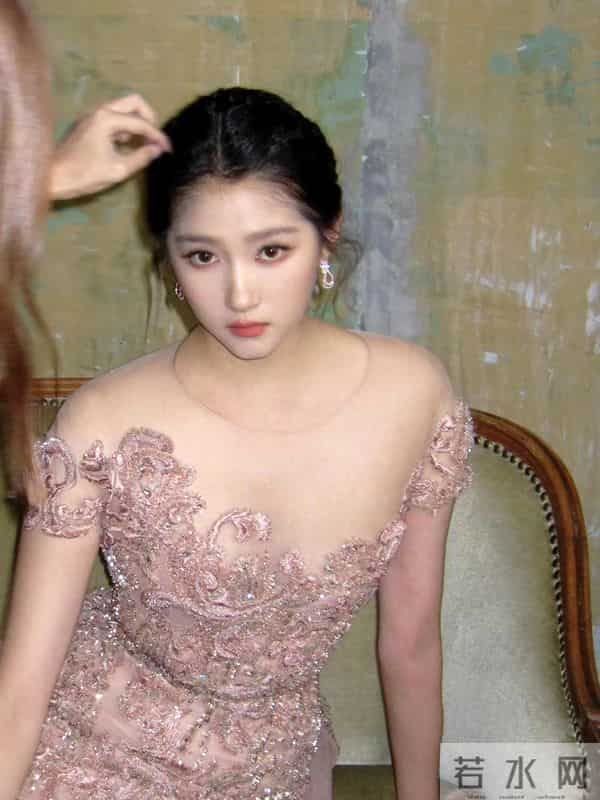 关晓彤微博视界大会写真美图