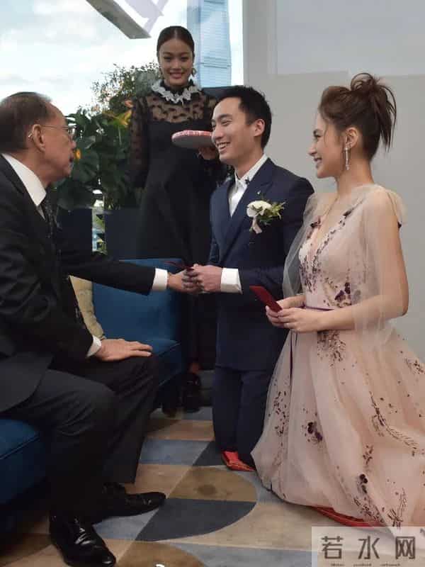 曝阿娇前夫三度离婚，两人取关女方删光合照，网友替阿娇不值！