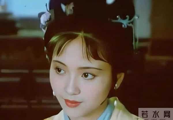 不演吻戏、不入豪门,30岁自毁前程演妈妈,先生是她叛逆的后盾