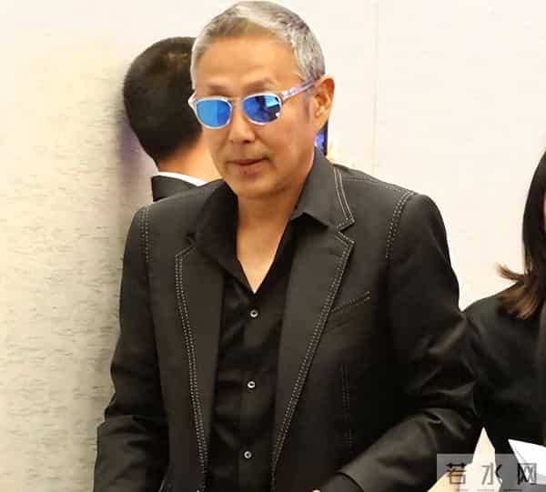 事情闹大了！秦雯“袭警捞人”事件遭官媒喊话，吐槽倪妮被硬刚