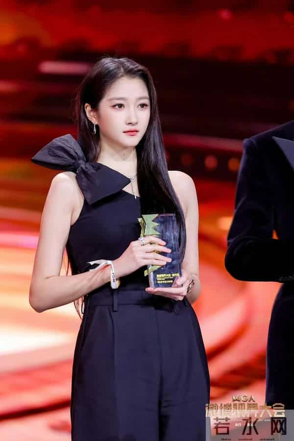 关晓彤微博视界大会写真美图