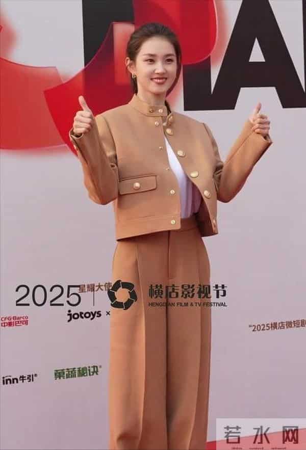 看似清纯玉女,实则“妩媚”的3位短剧女演员,妖艳绝不输妲己