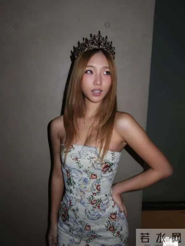 小S19岁大女儿在美国参加派对，一头黄发皮肤美黑，身材成熟火辣