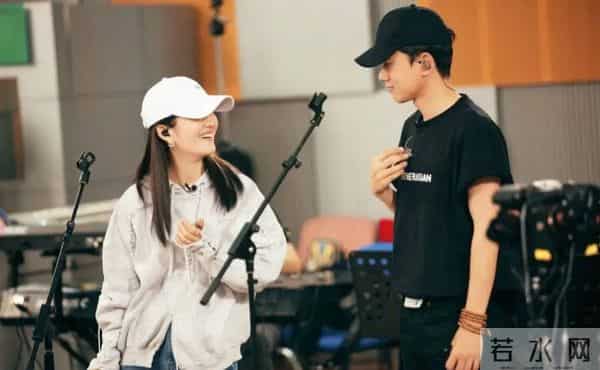 不到一周,张杰谢娜相继官宣好消息,全网恭喜,终于等到这一天