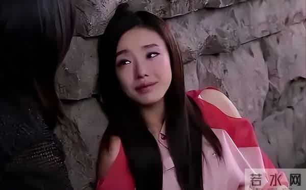 曾被张艺谋力捧，火后与富豪卷款61亿逃亡国外，大佬被抓她后悔吗