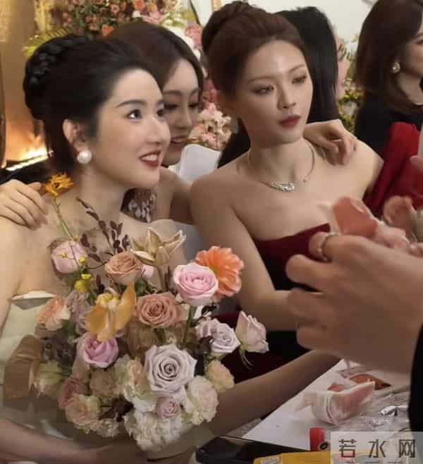 微博之夜似菜市场，杨幂指挥交通，蓝盈莹撞衫，张淼怡不敢认