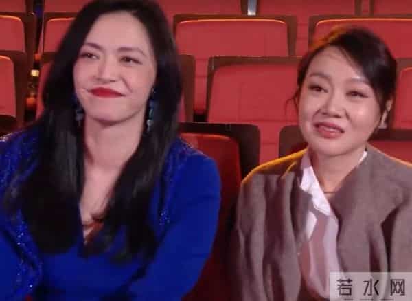 微博视界，蒋欣坐第二排C位，马伊琍靠边，多年女主角比不过配角