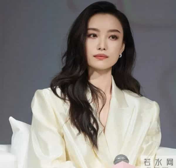 事情闹大了！秦雯“袭警捞人”事件遭官媒喊话，吐槽倪妮被硬刚