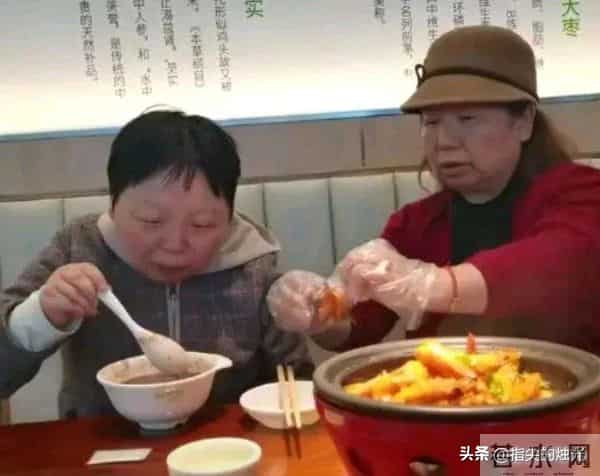 杜新枝素颜曝光，人设崩塌？直播里的妈妈和现实差太多