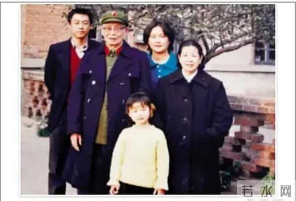 深挖 - 被翁青雅采访翻车的朱珠，本尊才是“顶级白富美”！