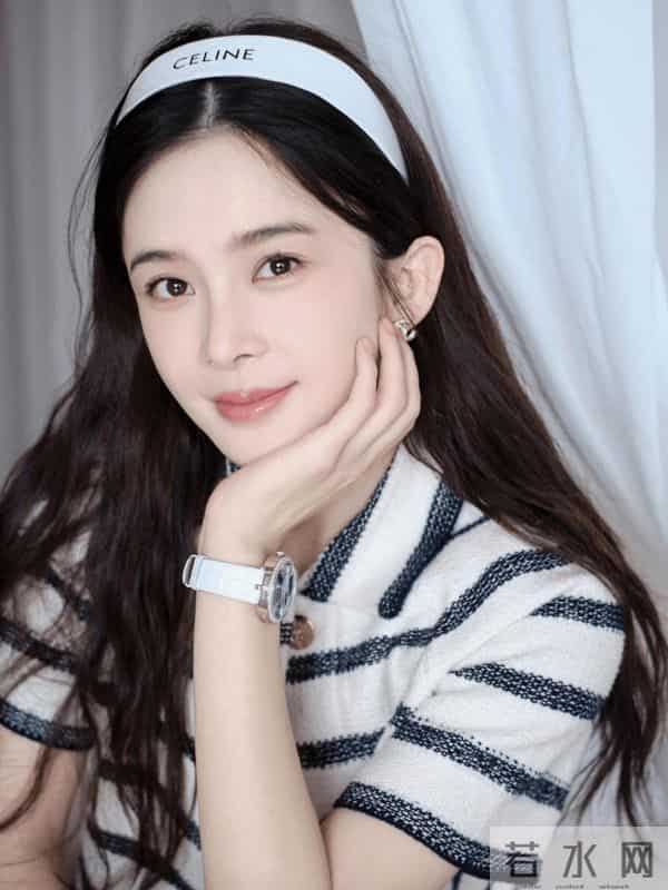 赵樱子直播曝一线男友姓张，系仙侠剧顶流比她小11岁，你能猜出吗