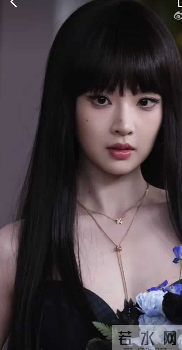 微博之夜似菜市场，杨幂指挥交通，蓝盈莹撞衫，张淼怡不敢认