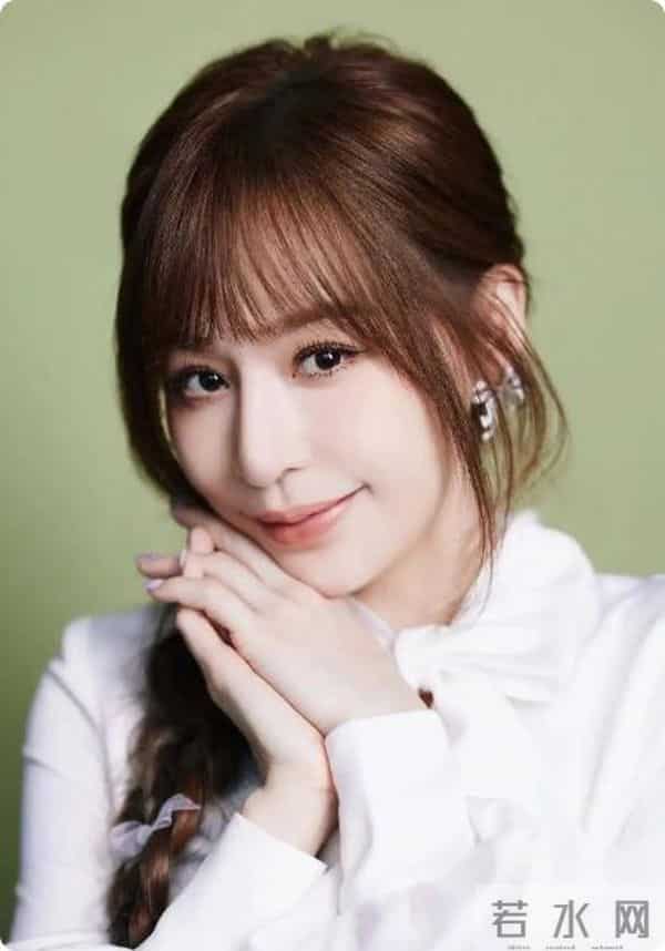 与窦骁婚变传闻真相大白仅12天,何超莲的现状,证实了杨幂没说错