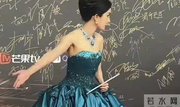 微博之夜似菜市场，杨幂指挥交通，蓝盈莹撞衫，张淼怡不敢认